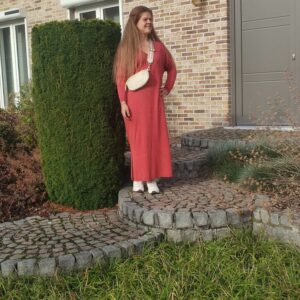 lang kleed donker roos