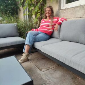 Roos truitje met witte strepen