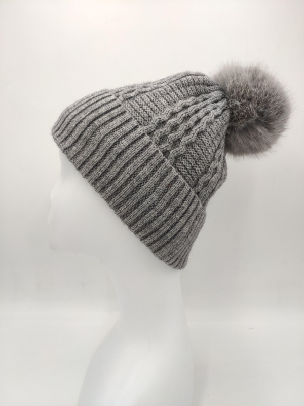 muts, pompon grijs