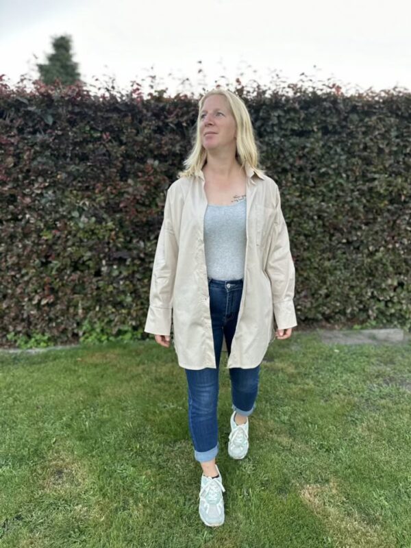 beige hemd marijke