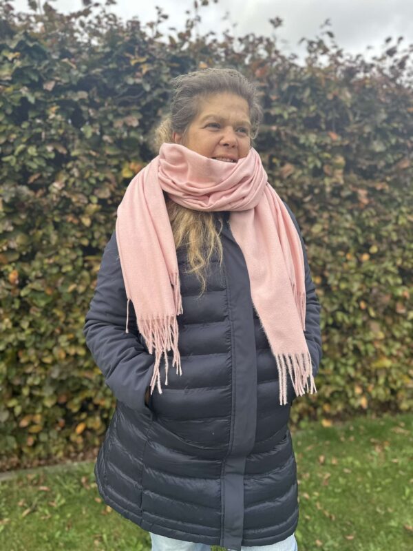 sjaal Marieke licht roos